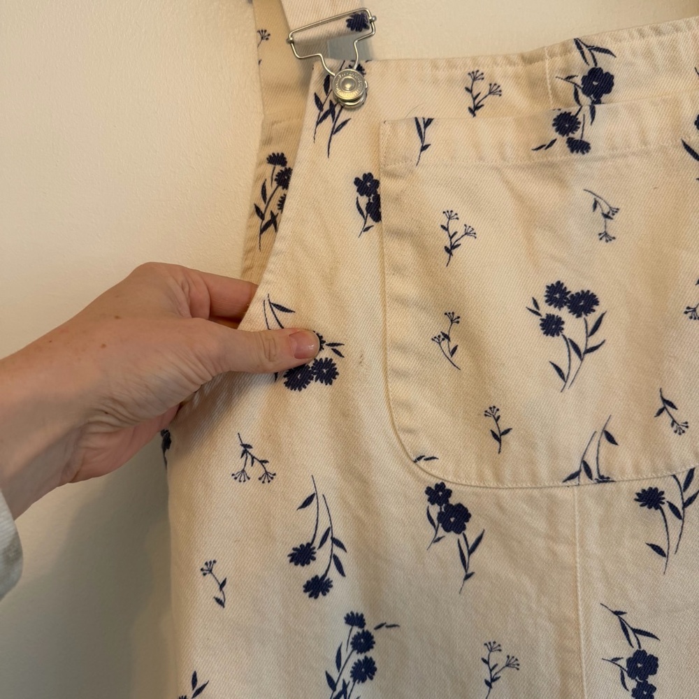 ZARA bloggers favorite floral ecru overalls - Picture 6 of 9